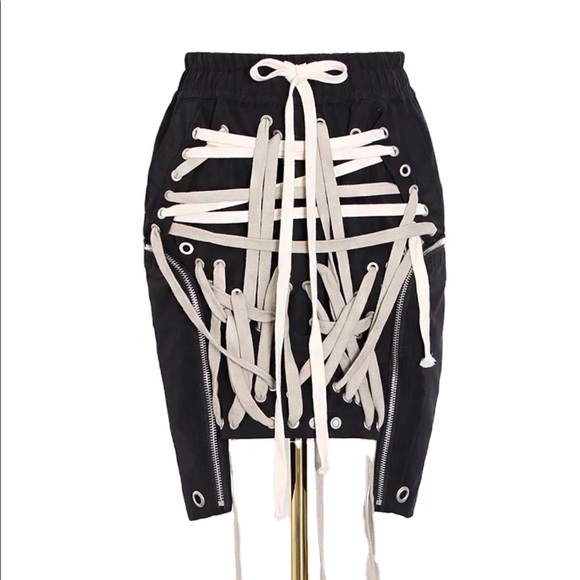 No Strings Attached skirt - Picture 2 of 3